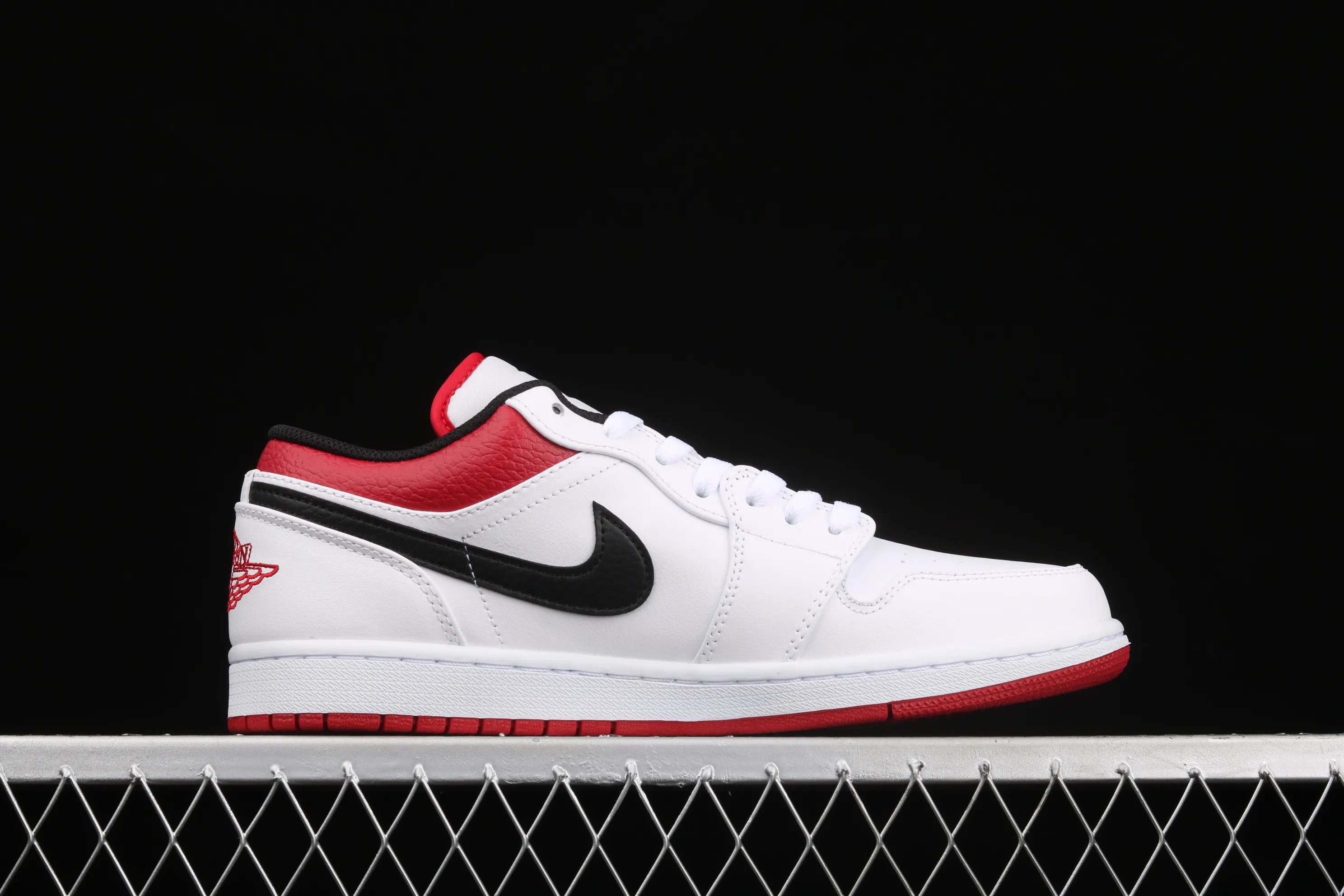 All categories Air Jordan Jordan series basketball shoes Air Jordan 1 Low G version pure original Air Jordan 1 Low AJ1 Joe 1 white black red cultural and leisure sports sneakers 553558-118